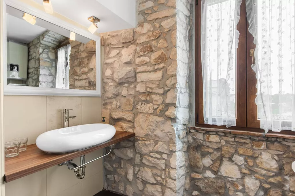 373400-Bathroom