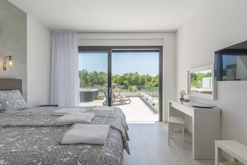 269922-Bedroom