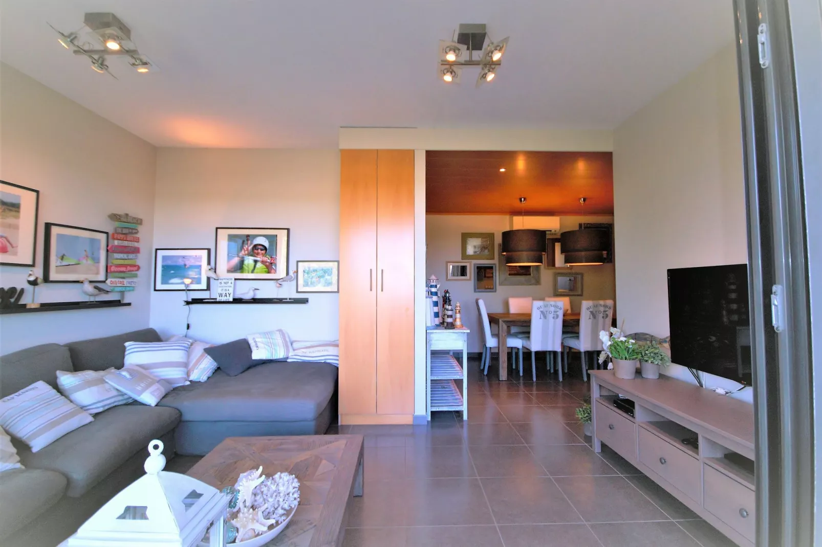 Bon Relax Flat 2-Living room