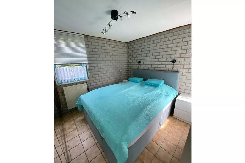 297331-Bedroom