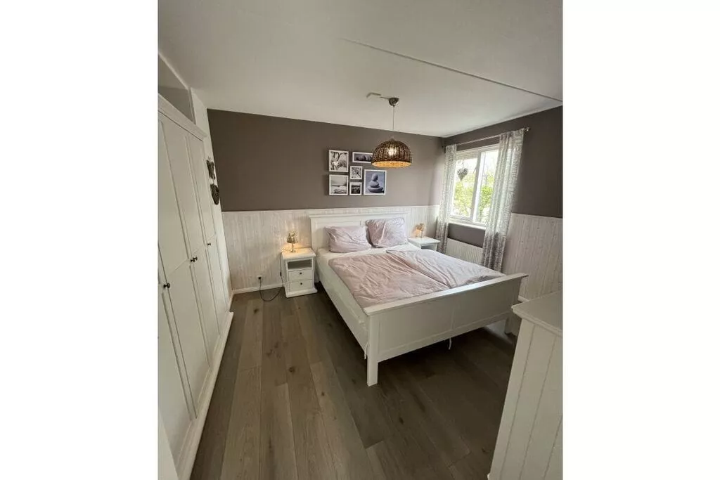 395671-Bedroom