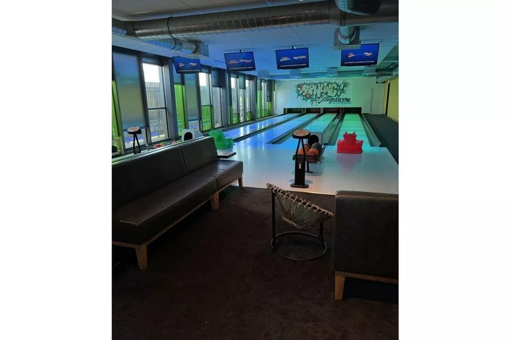 395671-Recreation room