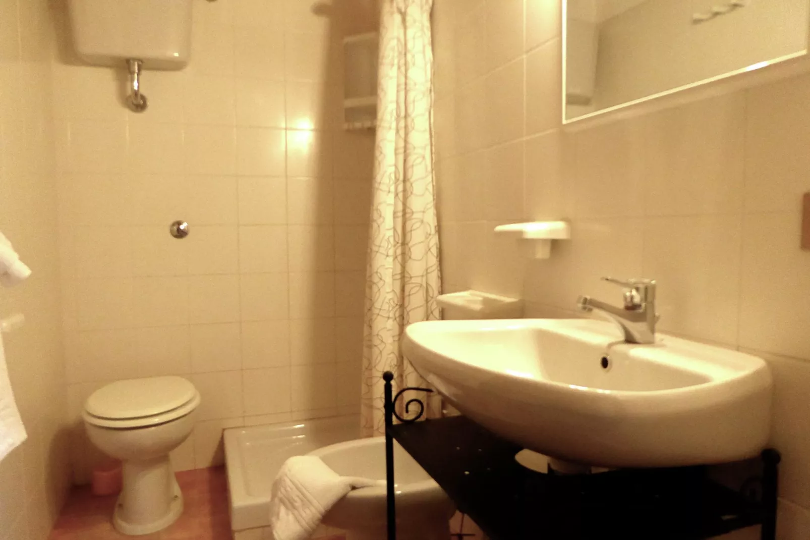 Cardellino-Bathroom