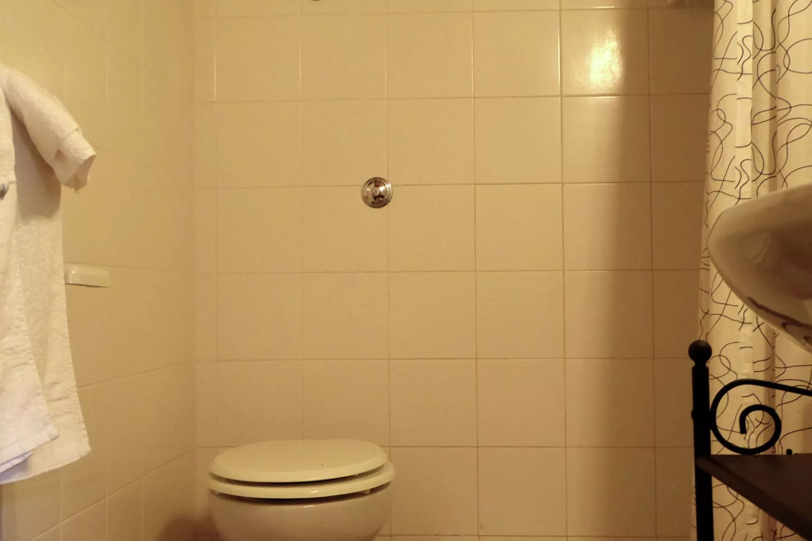 Cardellino-Bathroom