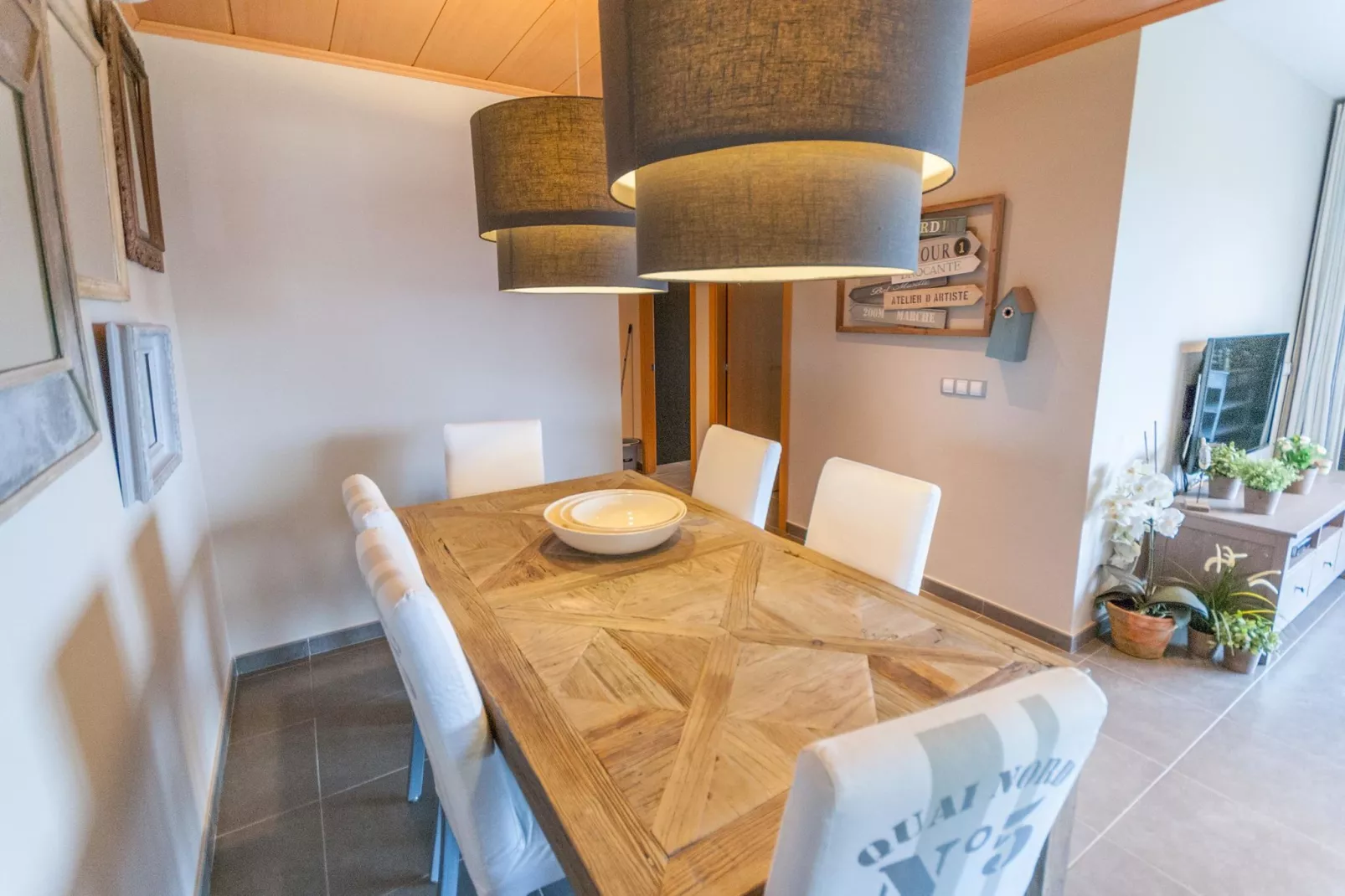Bon Relax Flat 2-Dining room