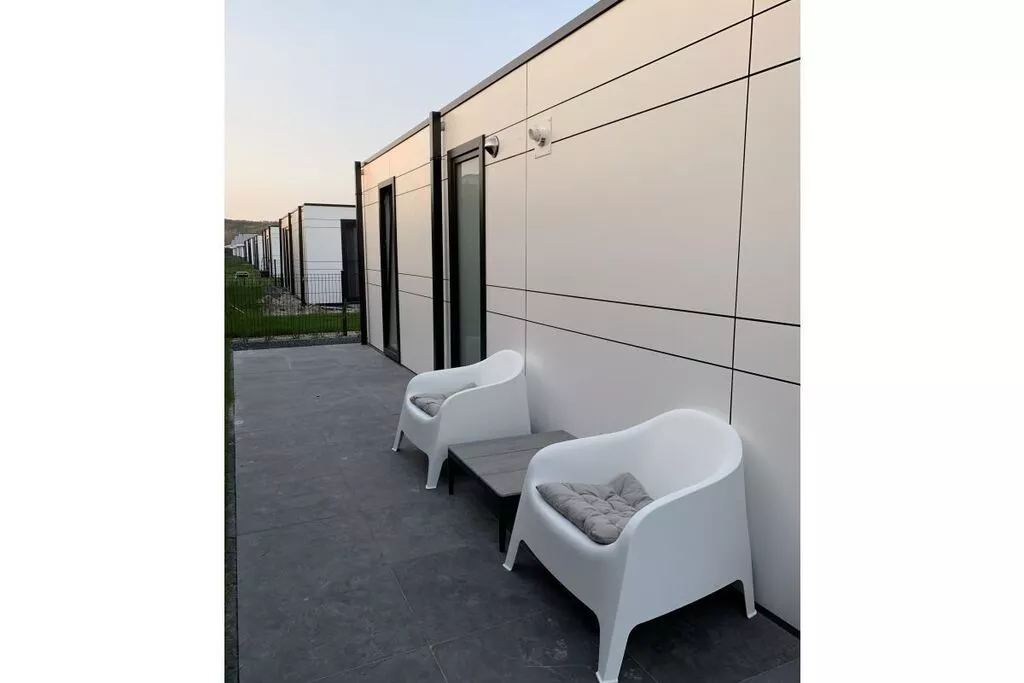 256517-Exterior summer
