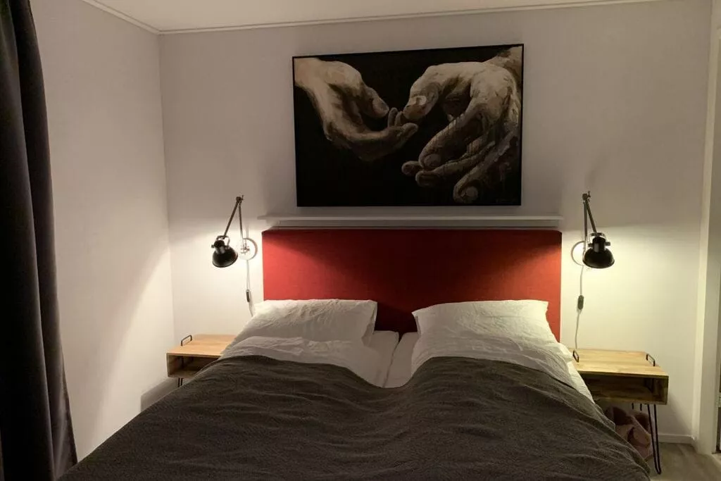 256517-Bedroom