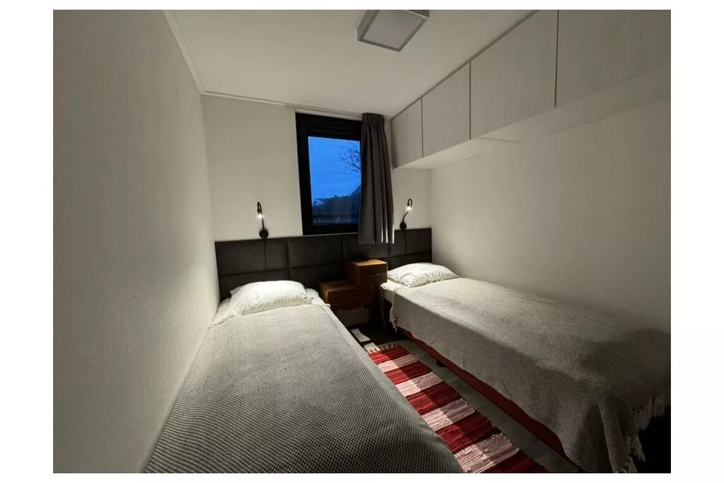 256517-Bedroom