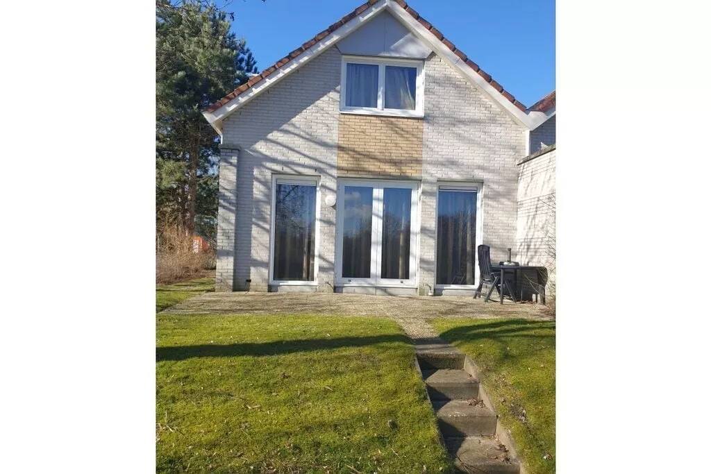 433051-Exterior summer