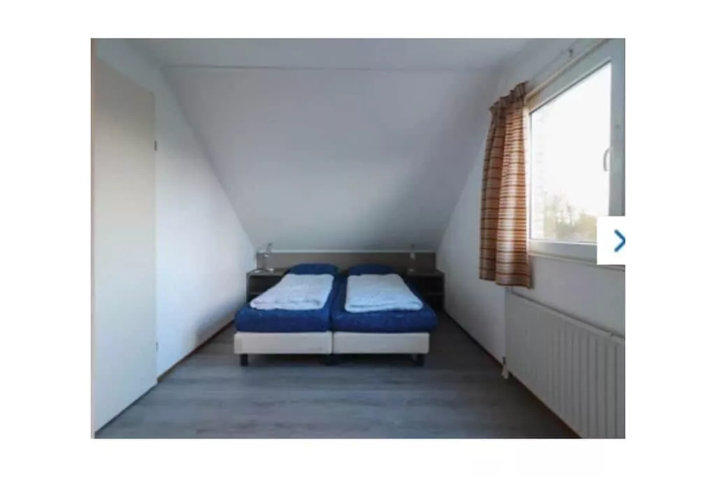 433051-Bedroom