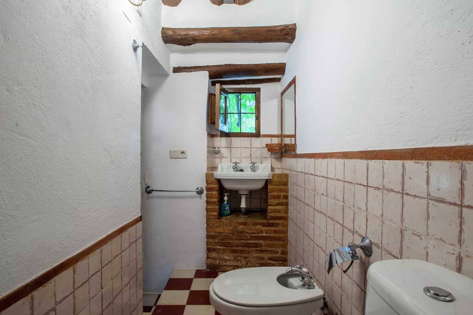 El Molino-Bathroom