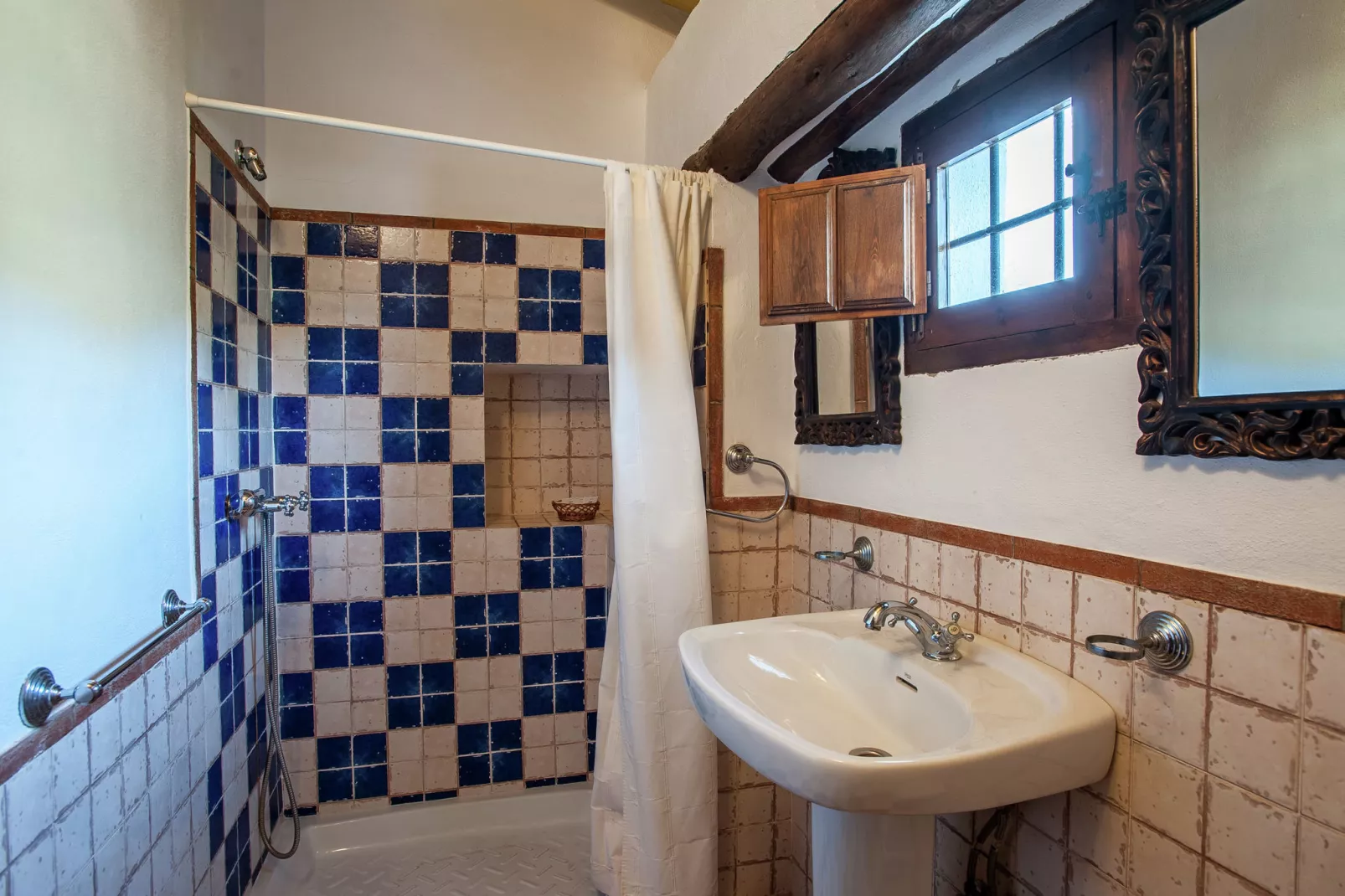 El Molino-Bathroom