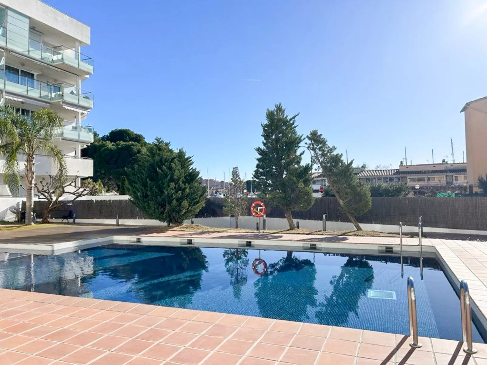Aqua Marina-Outside