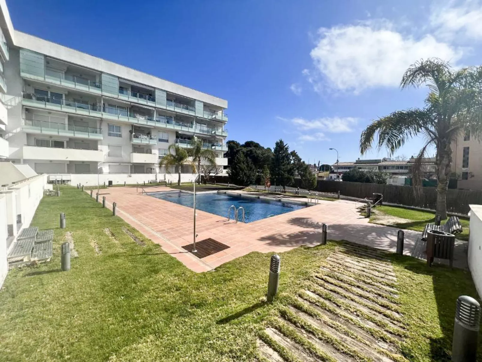 Aqua Marina-Outside
