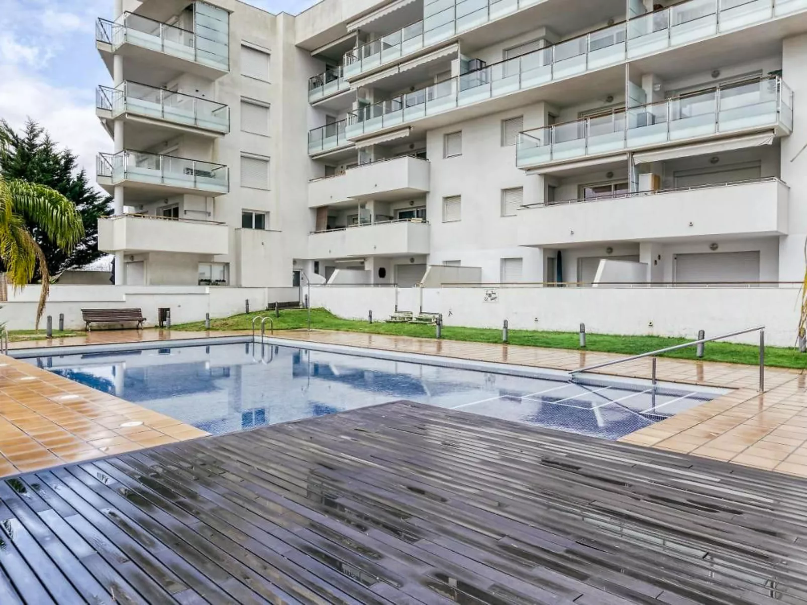 Aqua Marina-Outside