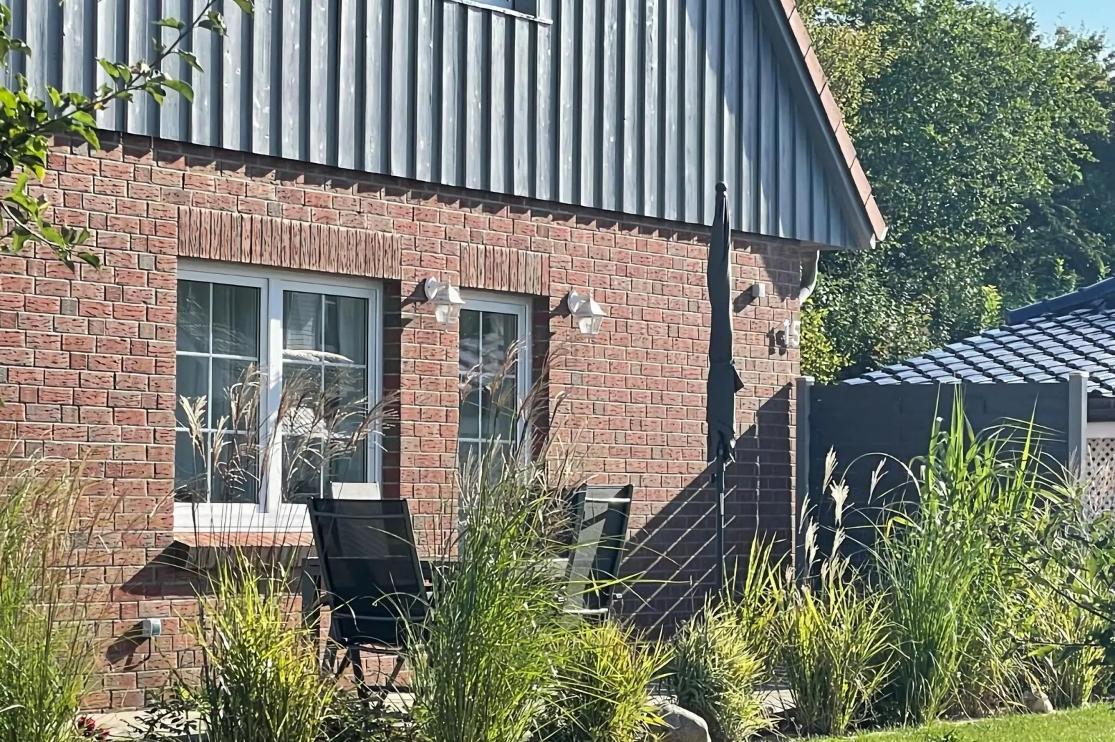 404589-Exterior summer