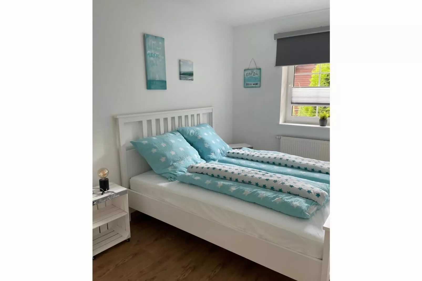 404589-Bedroom