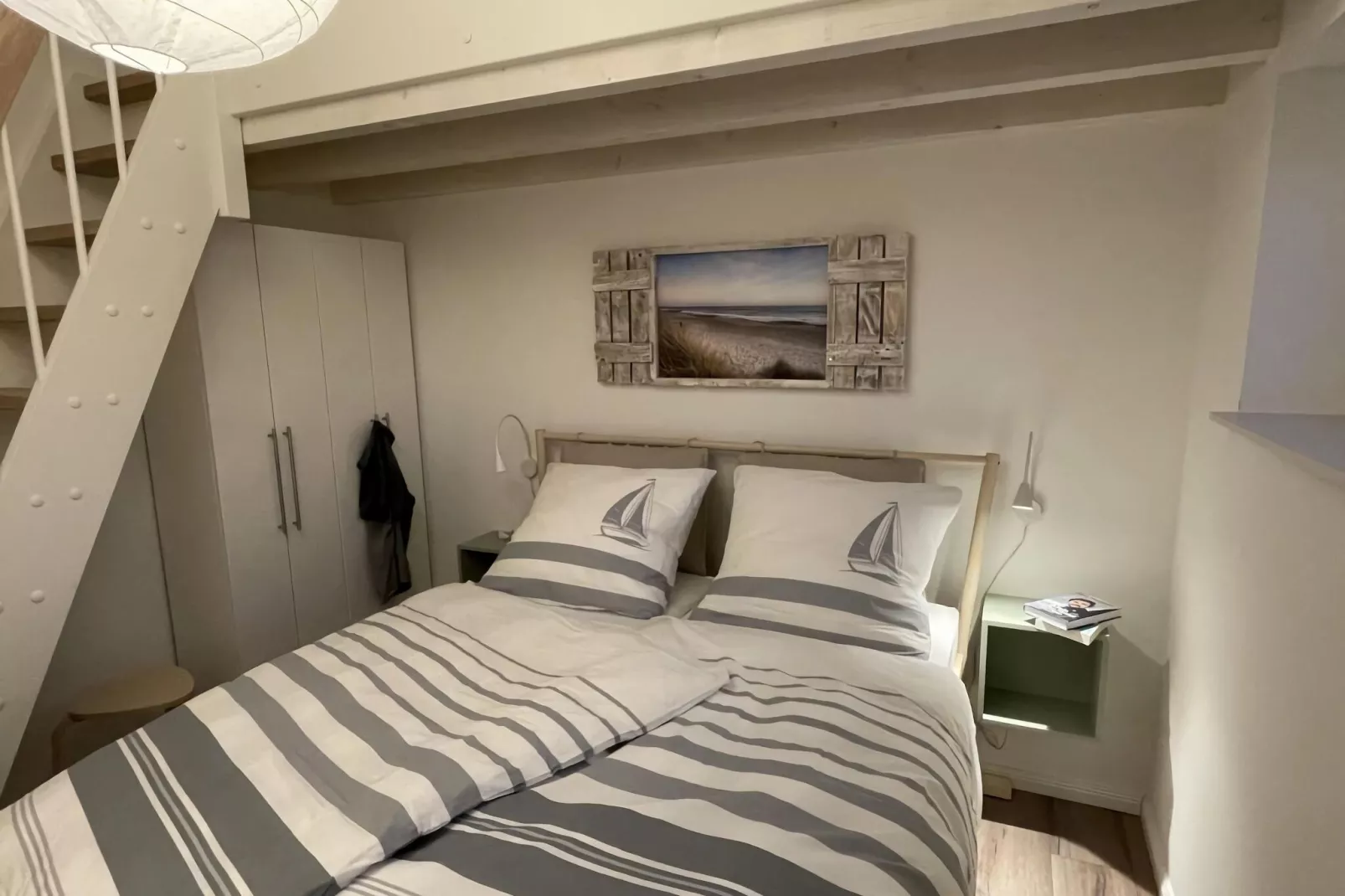 410806-Bedroom