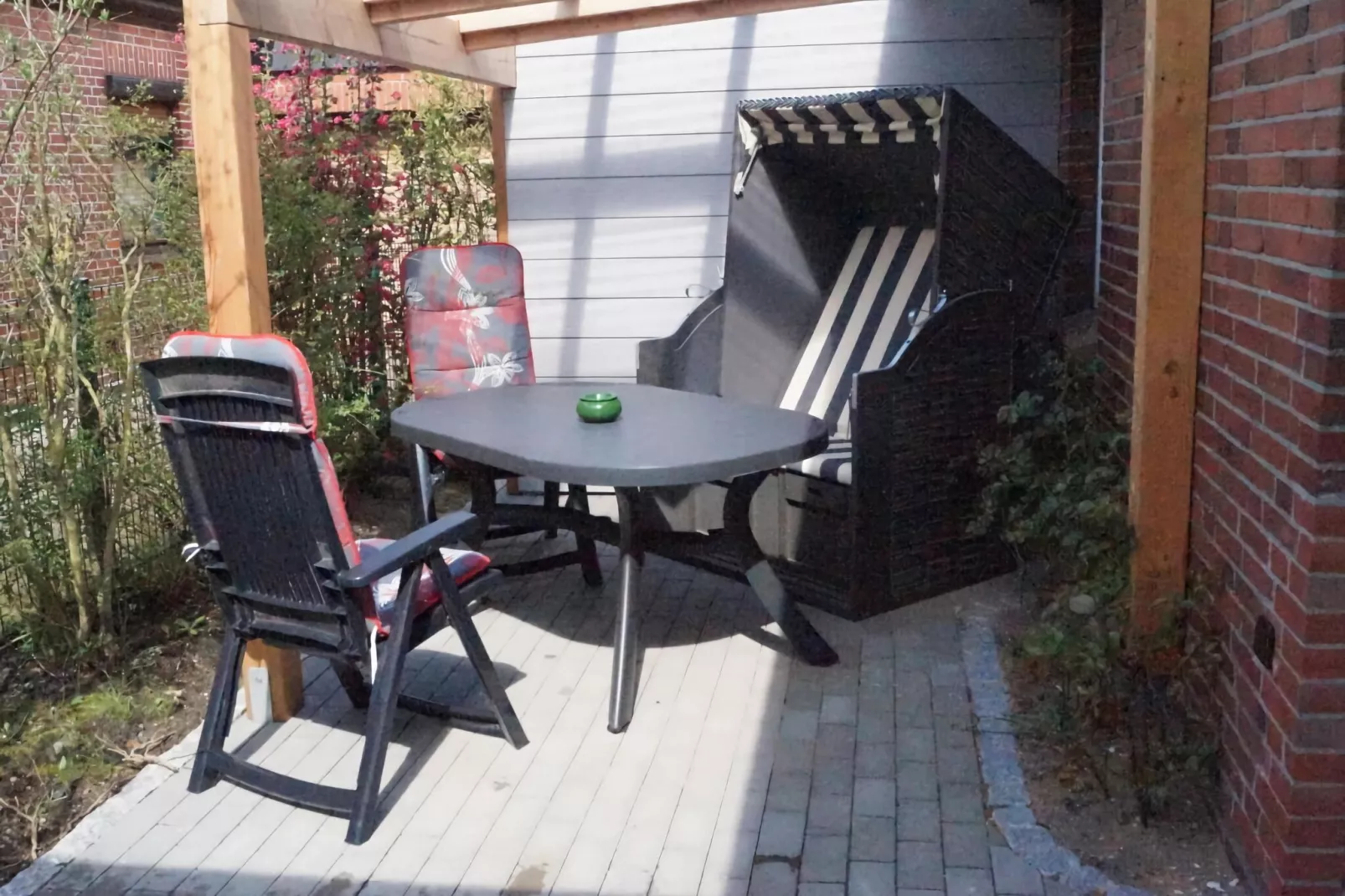 311616-Terrace balcony