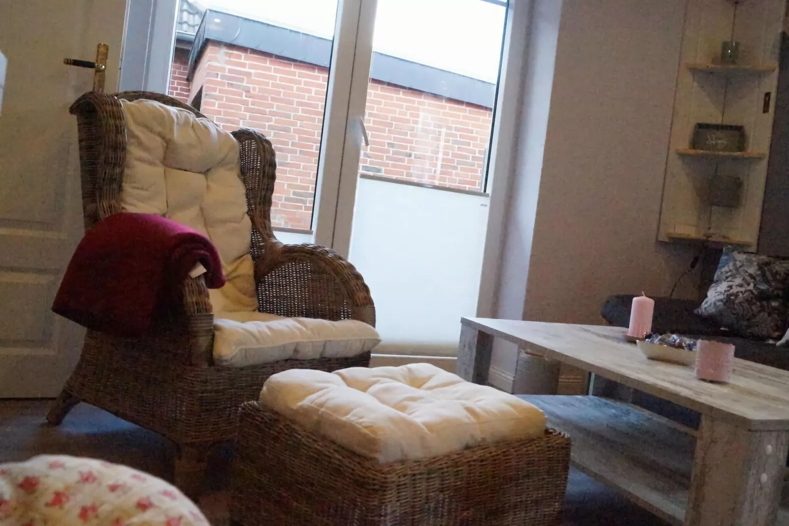 311616-Living room