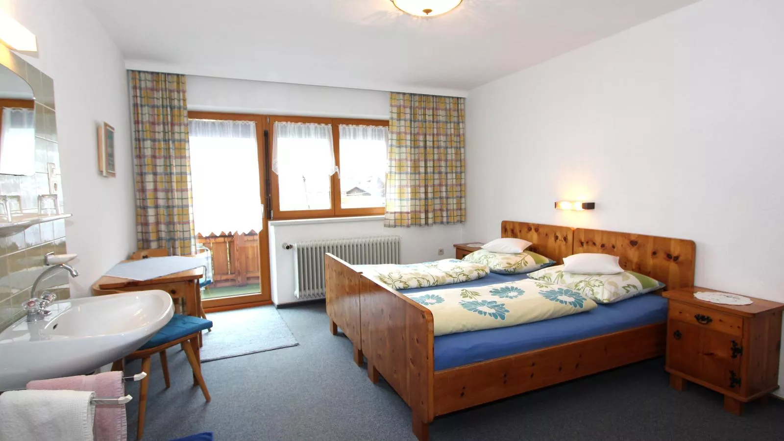 Veronika-Bedroom