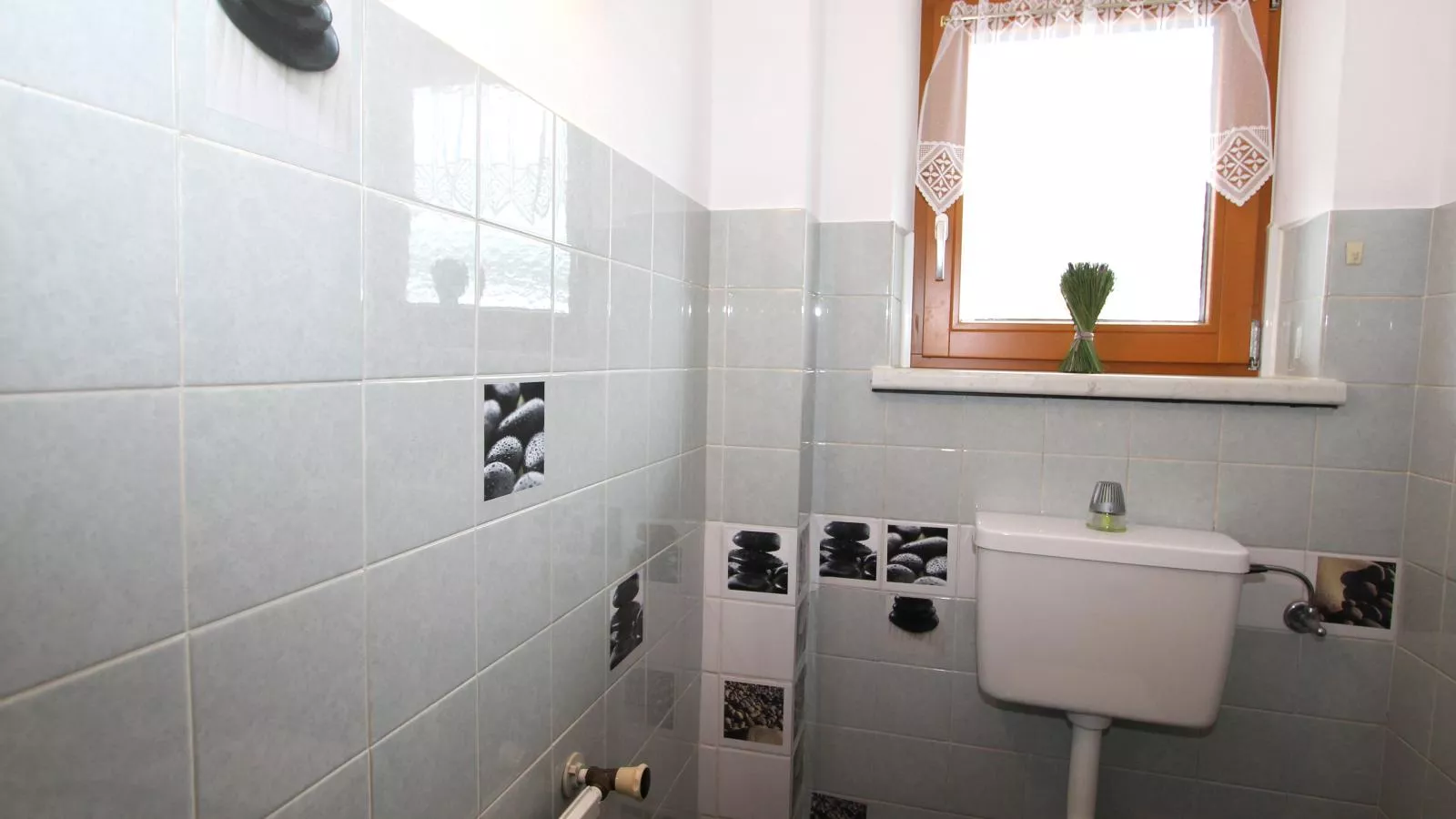 Veronika-Bathroom
