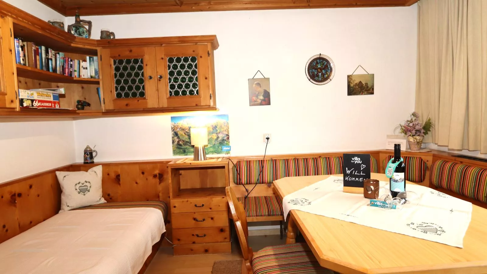 Veronika-Dining room