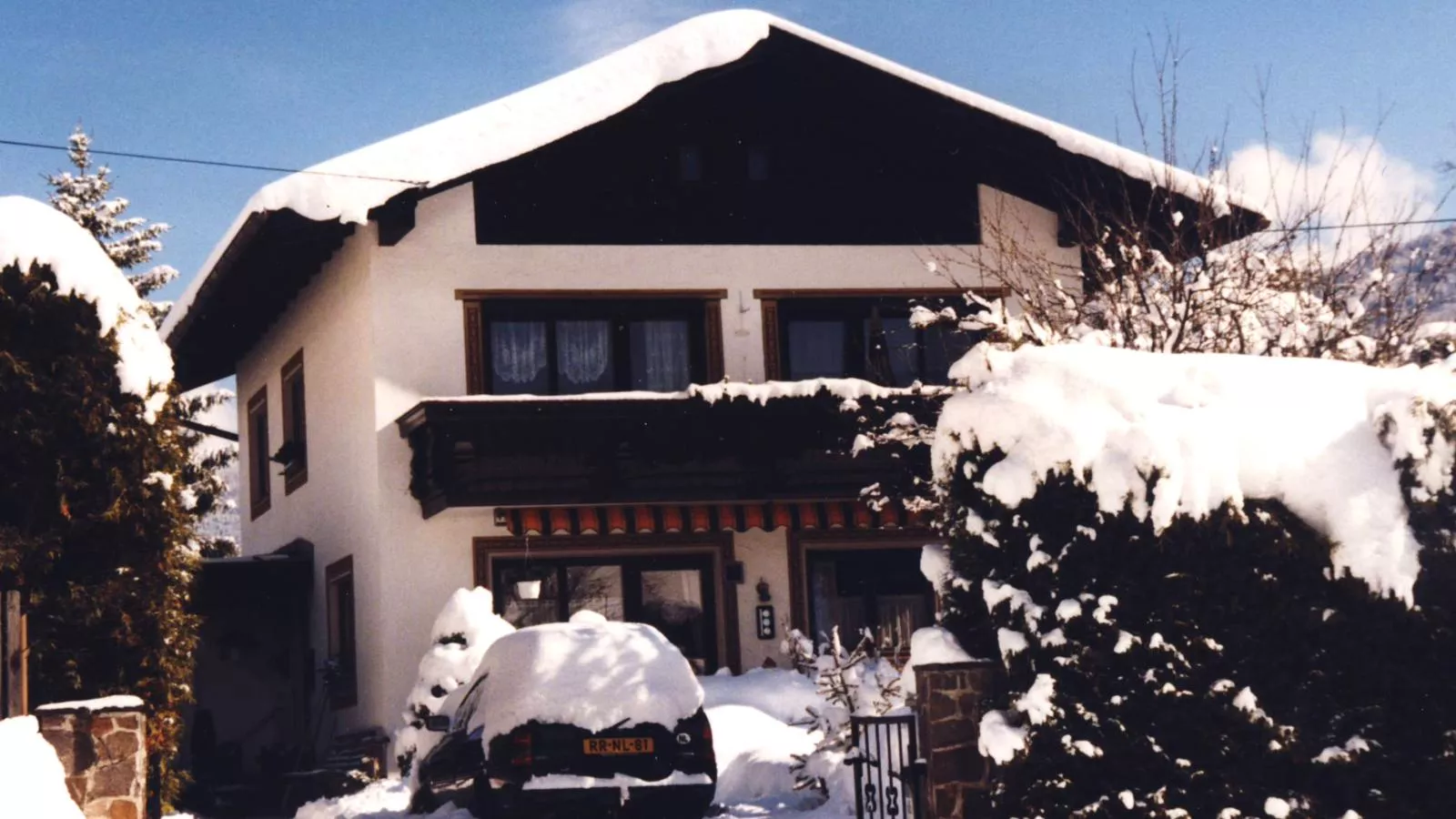 Veronika-Exterior winter
