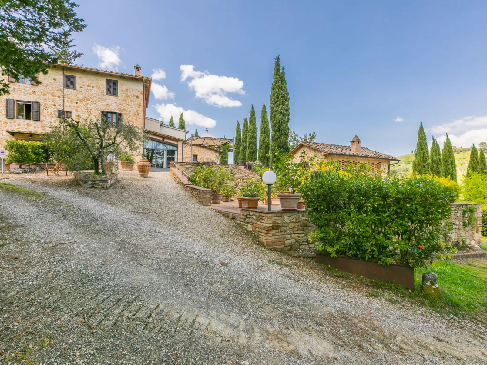 Il Sangiovese-Outside