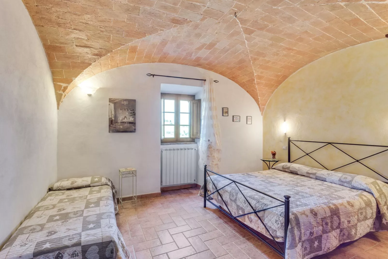 Ciliegio-Bedroom