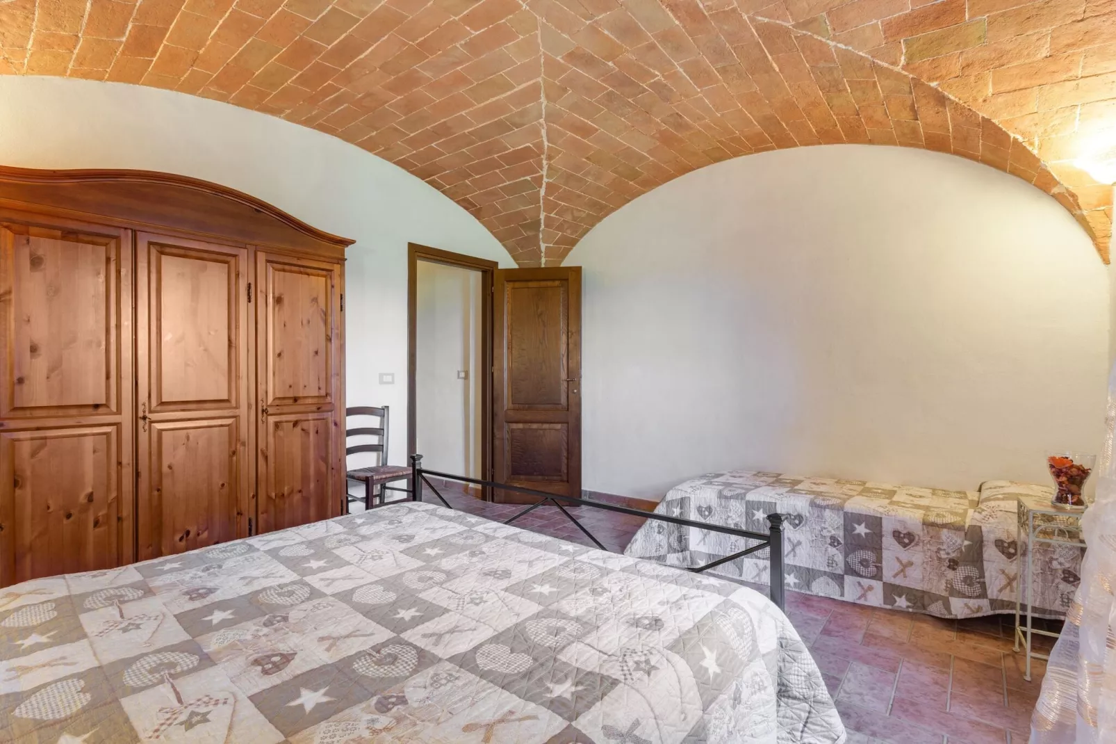 Ciliegio-Bedroom
