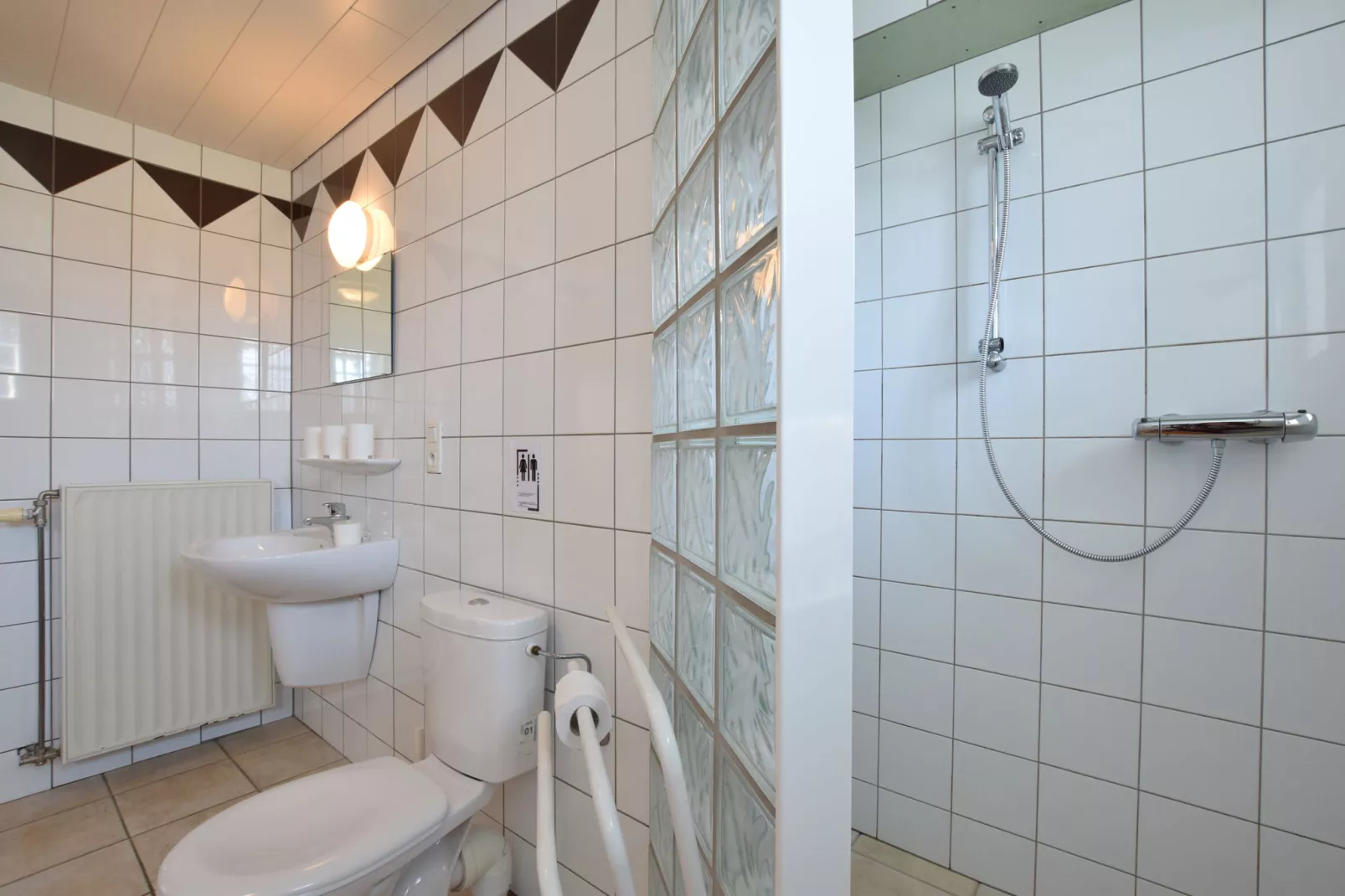 La Joie de Vivre-Bathroom