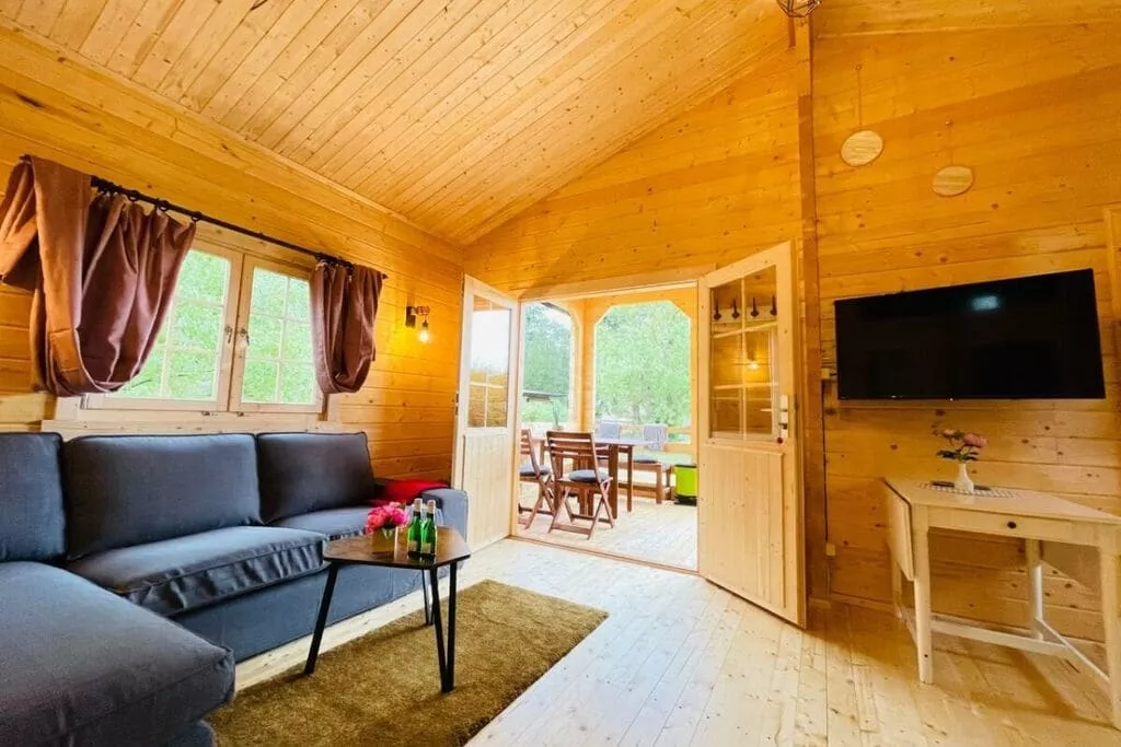 285249-Living room