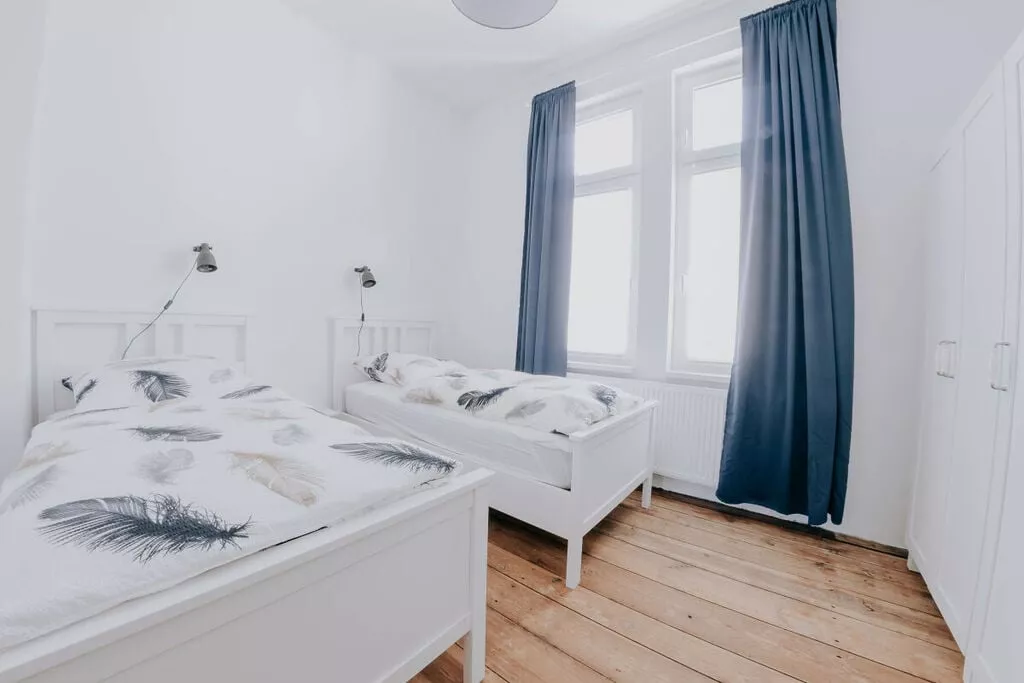 263580-Bedroom