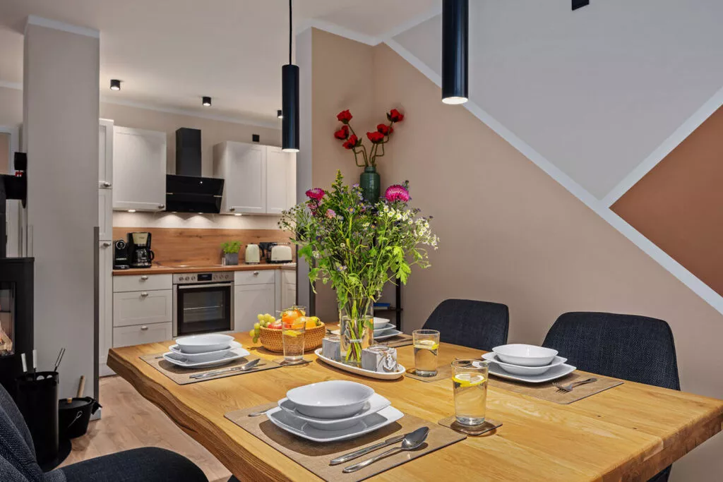 482089-Dining room