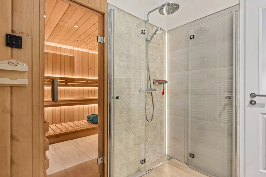 482089-Bathroom