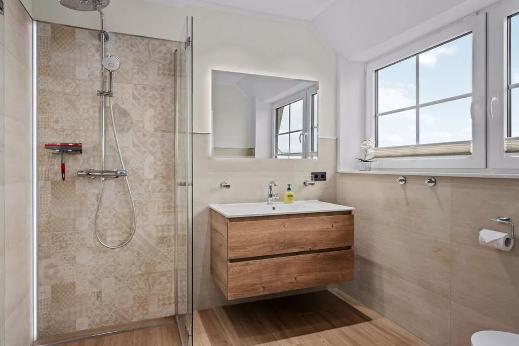 482017-Bathroom