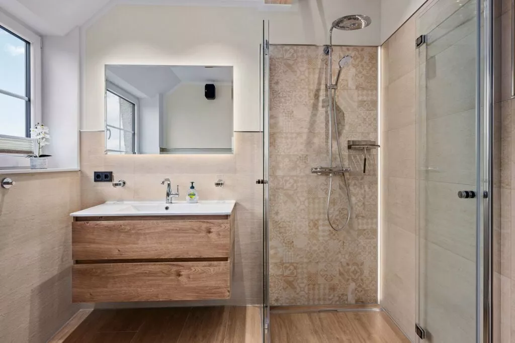 482017-Bathroom