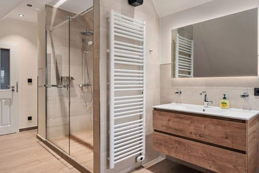 482017-Bathroom