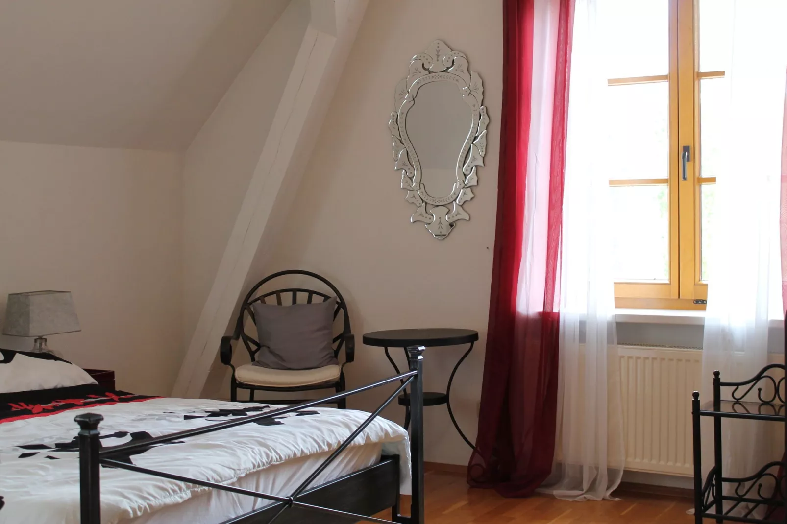Landhausetage mit Garten-Bedroom