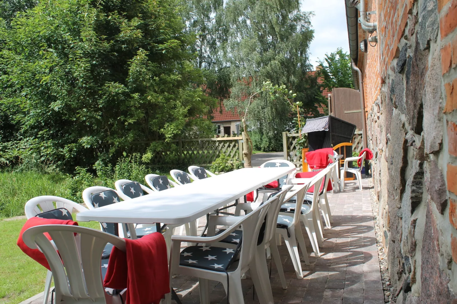 Landhausetage mit Garten-Terrace balcony
