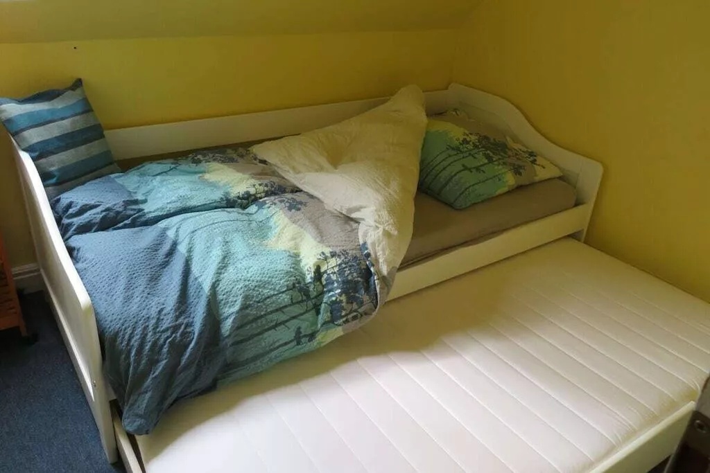324206-Bedroom