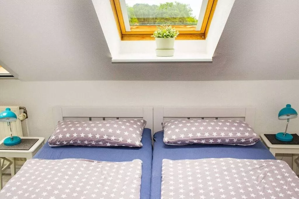 186331-Bedroom