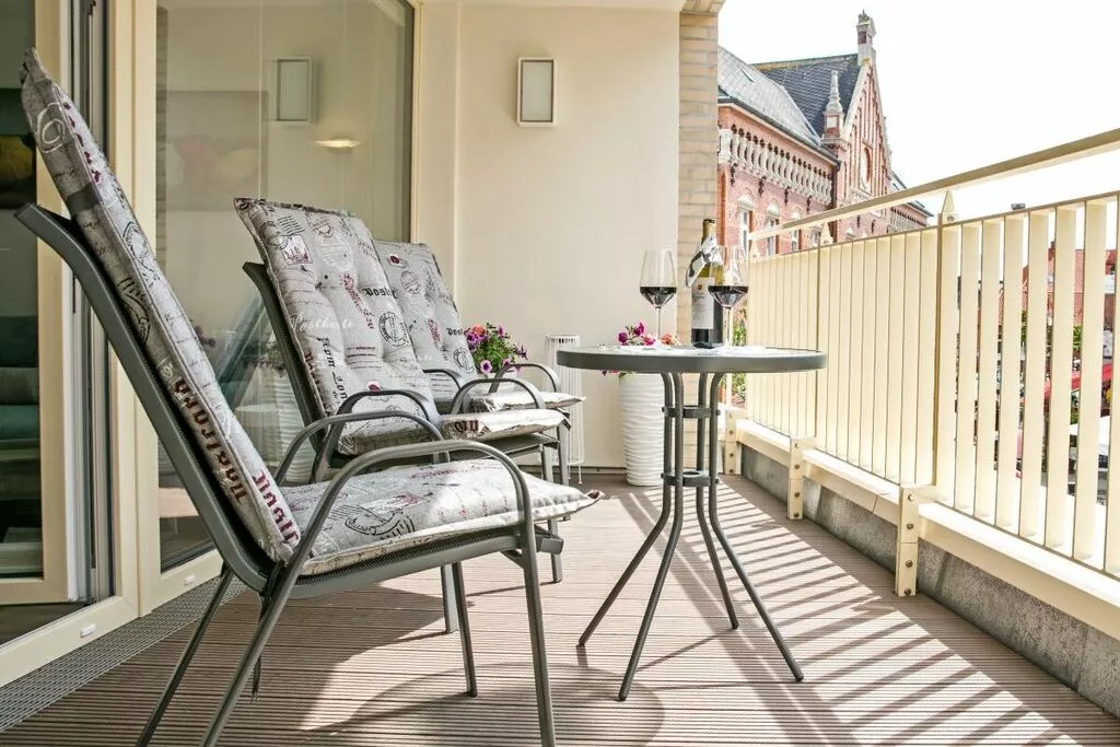 300329-Terrace balcony