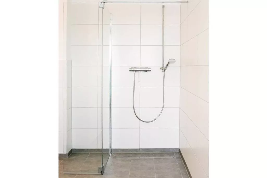 300329-Bathroom