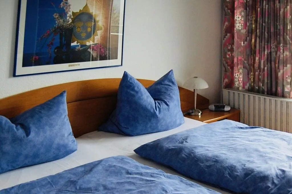 113549-Bedroom