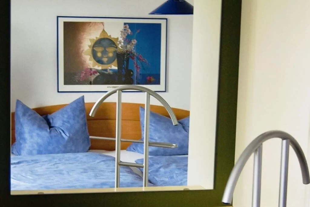 113549-Bedroom