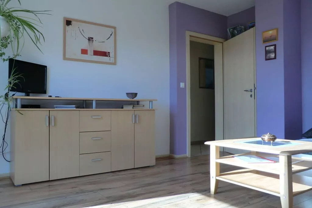 45215-Living room
