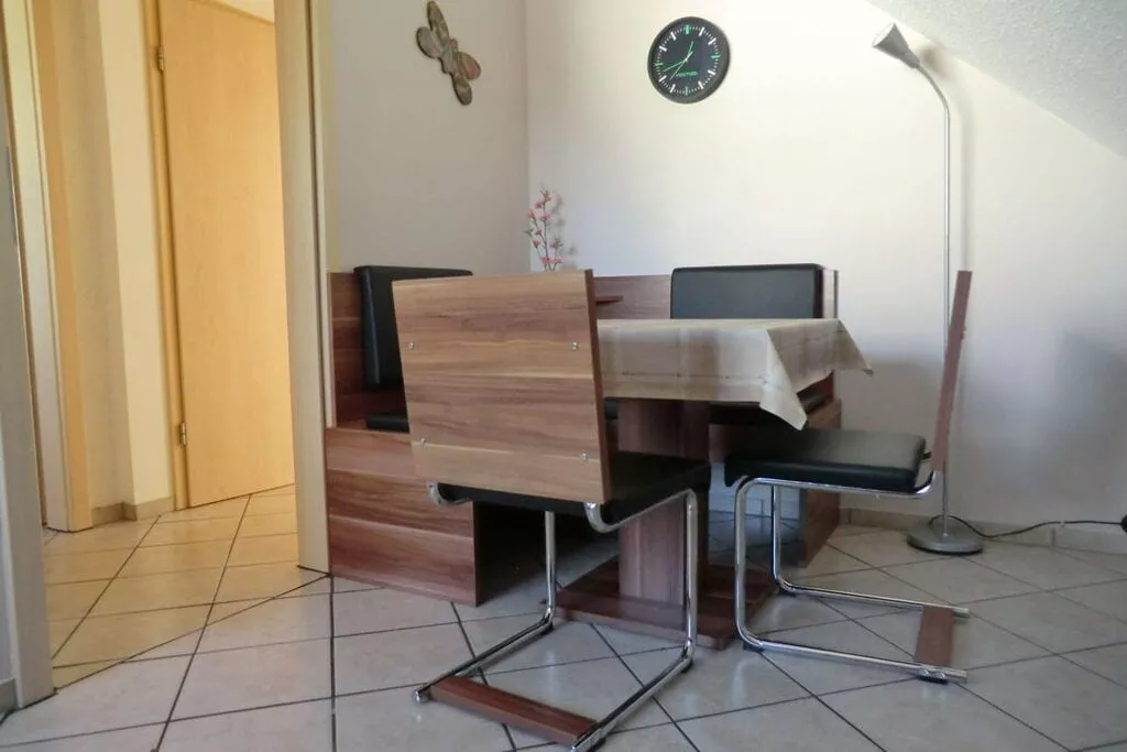 45215-Dining room