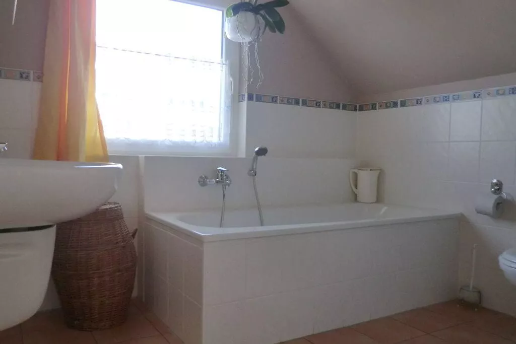 45215-Bathroom